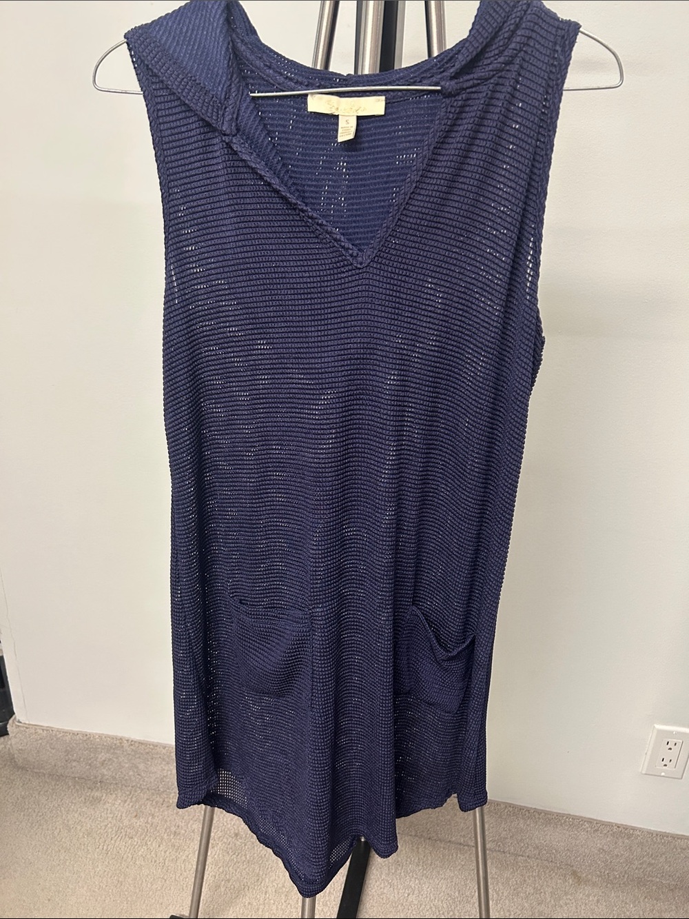 NWOT Sandiva Sleeveless Knit V-Neck Dress in Navy